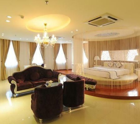 Viet Uc Hotel Ben Tre Exteriör bild