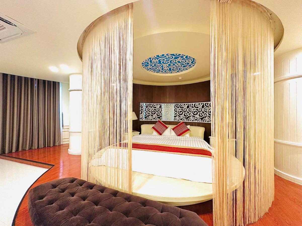 Viet Uc Hotel Ben Tre Exteriör bild