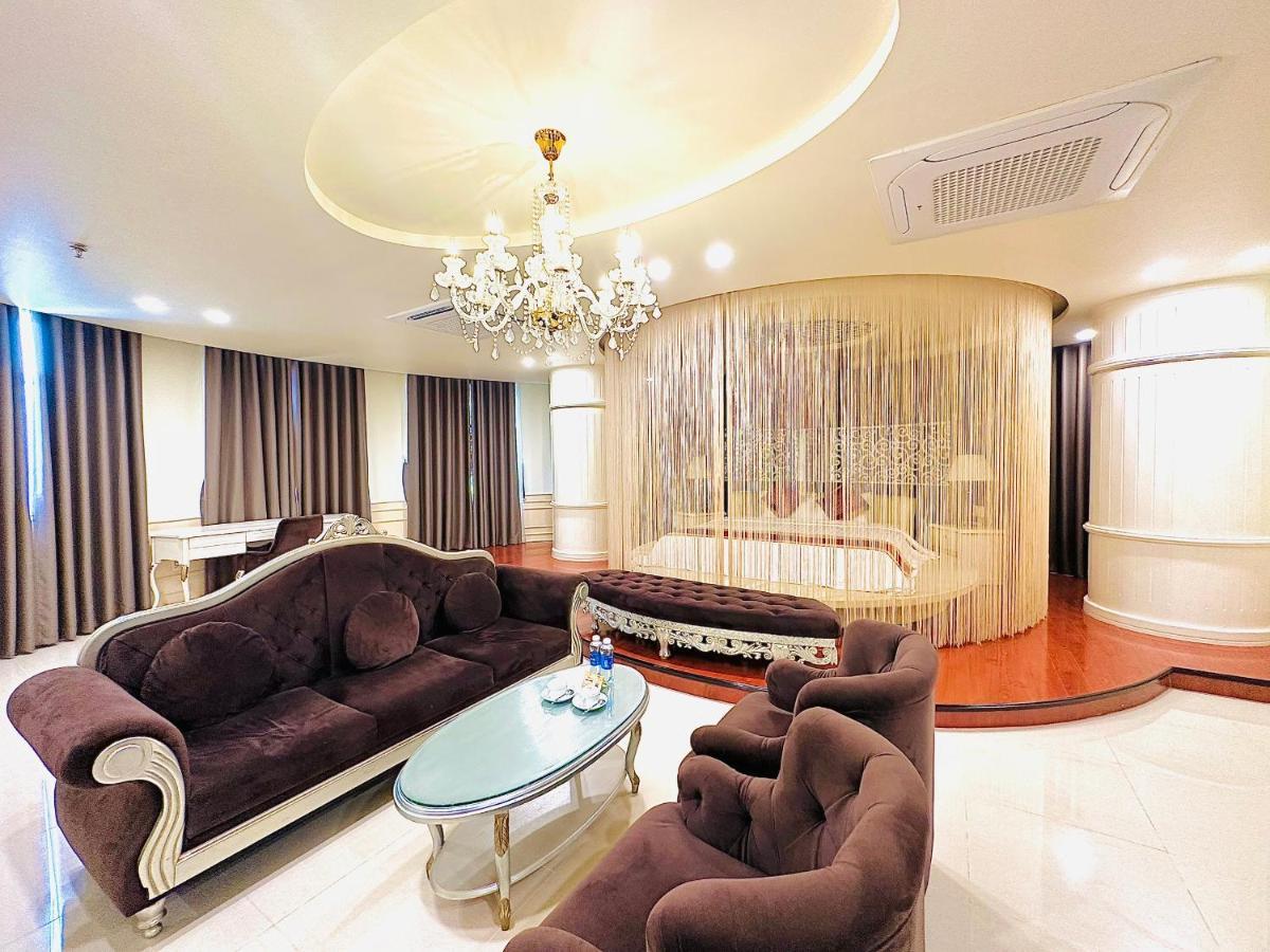 Viet Uc Hotel Ben Tre Exteriör bild