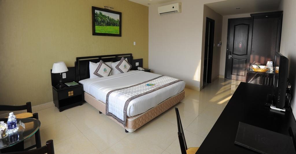 Viet Uc Hotel Ben Tre Exteriör bild
