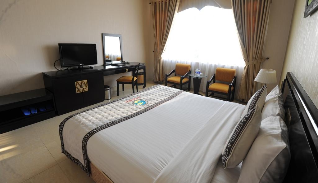 Viet Uc Hotel Ben Tre Exteriör bild