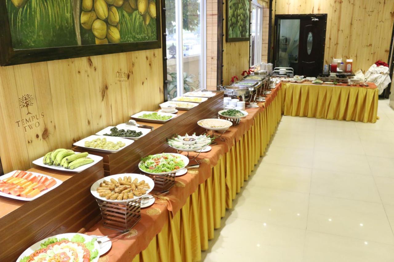 Viet Uc Hotel Ben Tre Exteriör bild